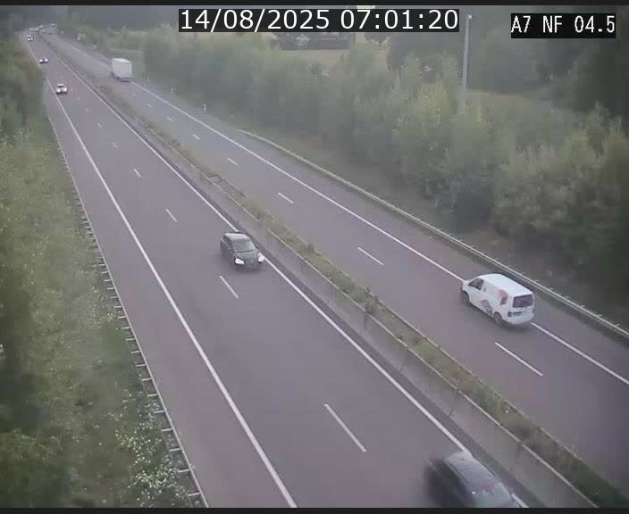 <h2>Caméra autoroute Luxembourg A7 - Passage à gibier Rëngelbour - direction Tunnel Grouft</h2>