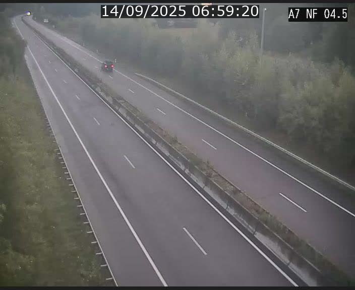 <h2>Caméra autoroute Luxembourg A7 - Passage à gibier Rëngelbour - direction Tunnel Grouft</h2>