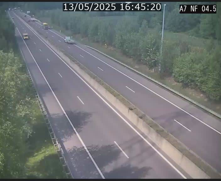 <h2>Caméra autoroute Luxembourg A7 - Passage à gibier Rëngelbour - direction Tunnel Grouft</h2>