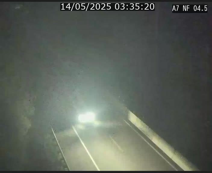 <h2>Caméra autoroute Luxembourg A7 - Passage à gibier Rëngelbour - direction Tunnel Grouft</h2>