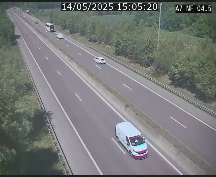 <h2>Caméra autoroute Luxembourg A7 - Passage à gibier Rëngelbour - direction Tunnel Grouft</h2>