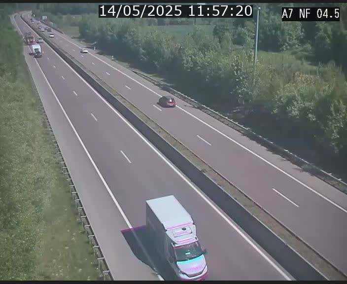 <h2>Caméra autoroute Luxembourg A7 - Passage à gibier Rëngelbour - direction Tunnel Grouft</h2>