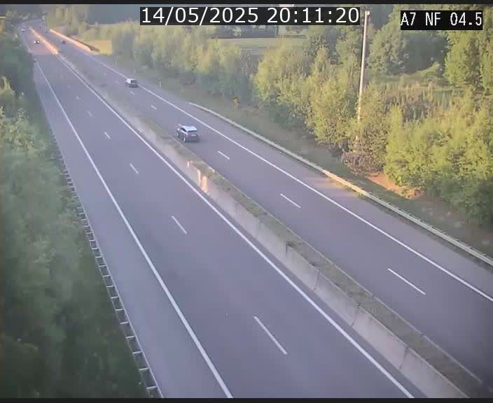<h2>Caméra autoroute Luxembourg A7 - Passage à gibier Rëngelbour - direction Tunnel Grouft</h2>