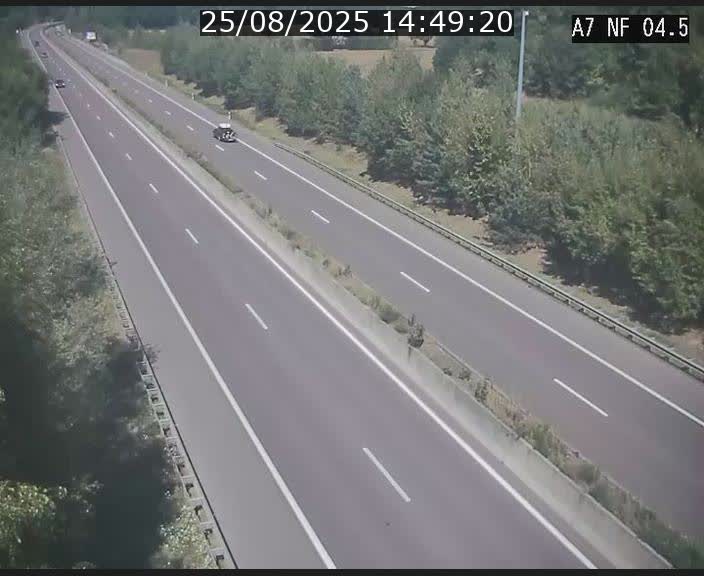 <h2>Caméra autoroute Luxembourg A7 - Passage à gibier Rëngelbour - direction Tunnel Grouft</h2>