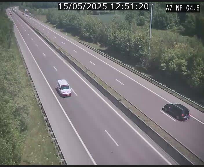<h2>Caméra autoroute Luxembourg A7 - Passage à gibier Rëngelbour - direction Tunnel Grouft</h2>
