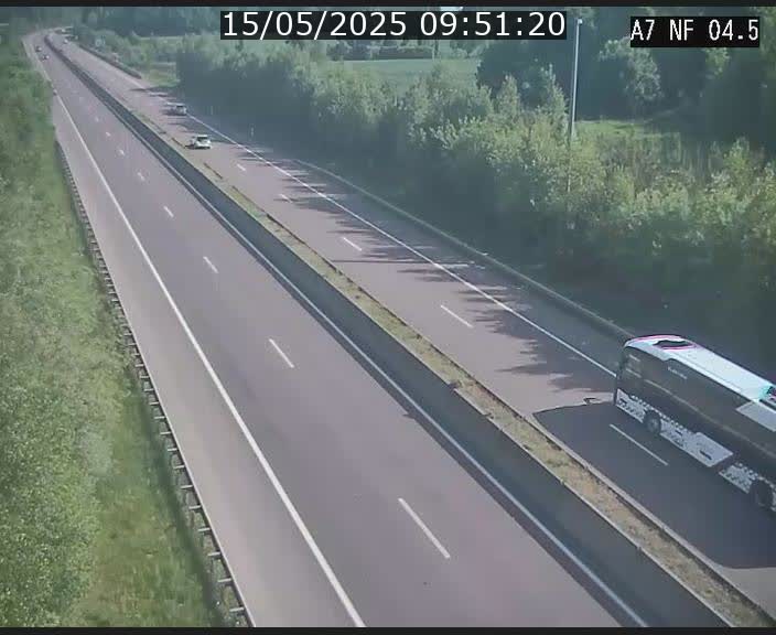 <h2>Caméra autoroute Luxembourg A7 - Passage à gibier Rëngelbour - direction Tunnel Grouft</h2>