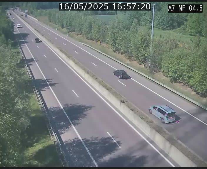 <h2>Caméra autoroute Luxembourg A7 - Passage à gibier Rëngelbour - direction Tunnel Grouft</h2>