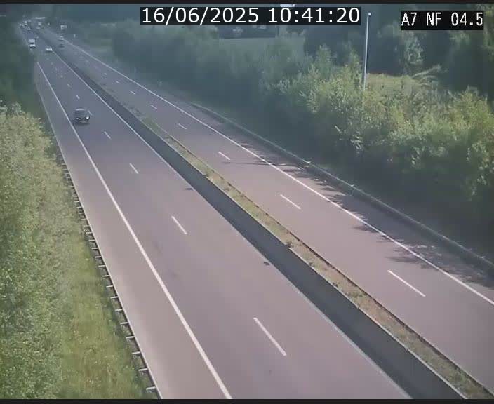 Caméra autoroute Luxembourg A7 - Passage à gibier Rëngelbour - direction Tunnel Grouft