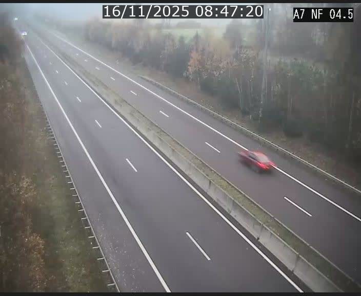 Caméra autoroute Luxembourg A7 - Passage à gibier Rëngelbour - direction Tunnel Grouft