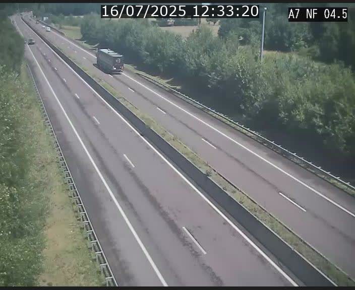 Caméra autoroute Luxembourg A7 - Passage à gibier Rëngelbour - direction Tunnel Grouft