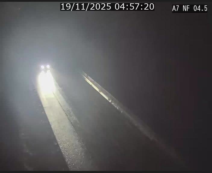 Caméra autoroute Luxembourg A7 - Passage à gibier Rëngelbour - direction Tunnel Grouft