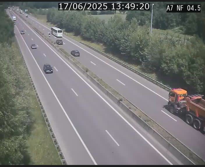 Caméra autoroute Luxembourg A7 - Passage à gibier Rëngelbour - direction Tunnel Grouft
