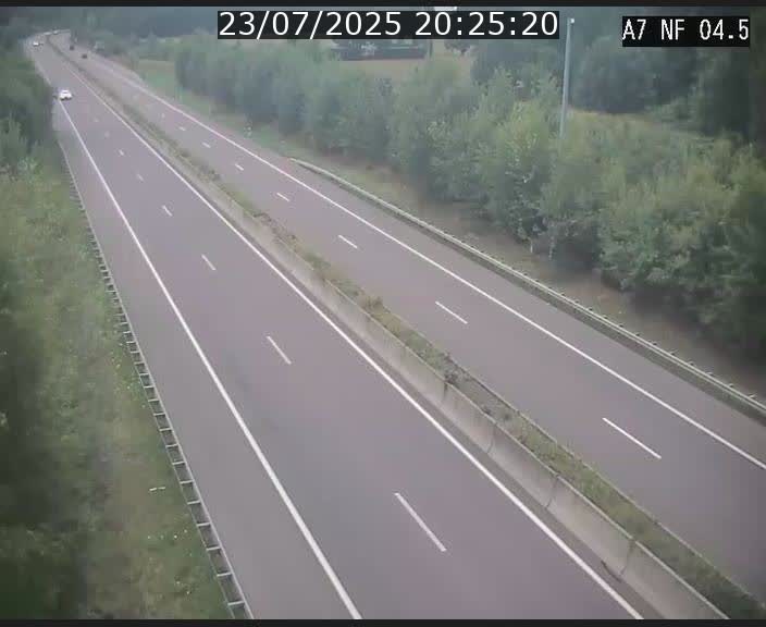 <h2>Caméra autoroute Luxembourg A7 - Passage à gibier Rëngelbour - direction Tunnel Grouft</h2>