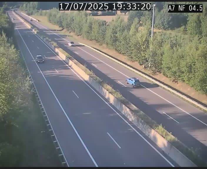 <h2>Caméra autoroute Luxembourg A7 - Passage à gibier Rëngelbour - direction Tunnel Grouft</h2>