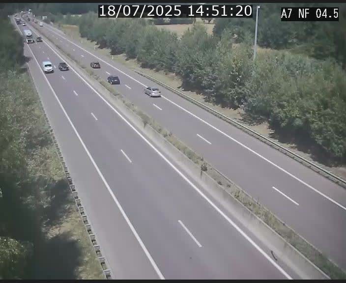 <h2>Caméra autoroute Luxembourg A7 - Passage à gibier Rëngelbour - direction Tunnel Grouft</h2>