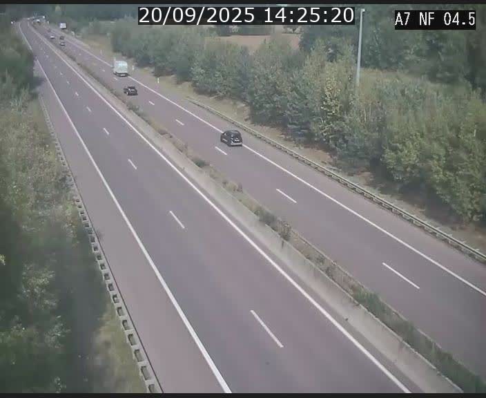 <h2>Caméra autoroute Luxembourg A7 - Passage à gibier Rëngelbour - direction Tunnel Grouft</h2>