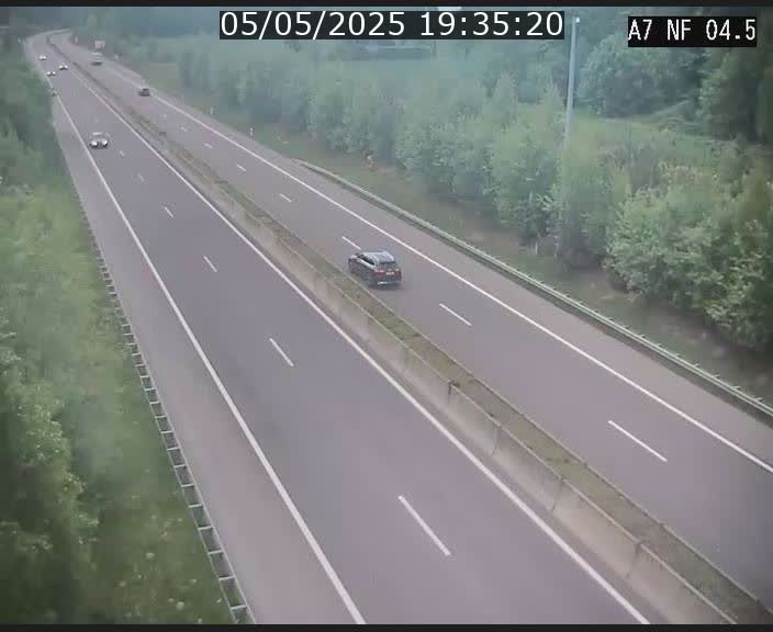 Caméra autoroute Luxembourg A7 - Passage à gibier Rëngelbour - direction Tunnel Grouft