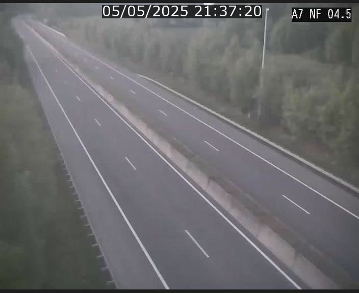 Caméra autoroute Luxembourg A7 - Passage à gibier Rëngelbour - direction Tunnel Grouft