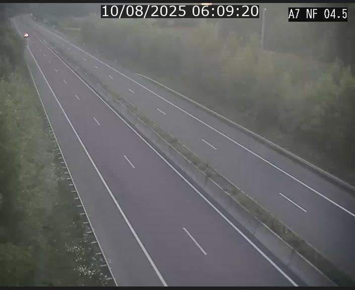 Caméra autoroute Luxembourg A7 - Passage à gibier Rëngelbour - direction Tunnel Grouft