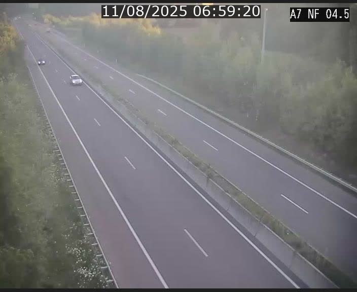 Caméra autoroute Luxembourg A7 - Passage à gibier Rëngelbour - direction Tunnel Grouft