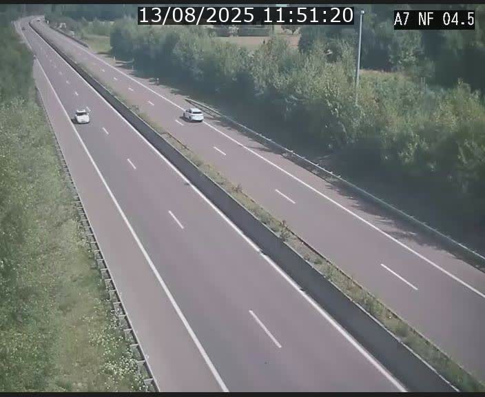 Caméra autoroute Luxembourg A7 - Passage à gibier Rëngelbour - direction Tunnel Grouft