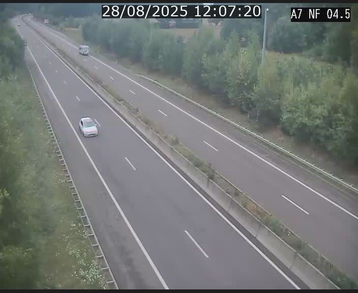 Caméra autoroute Luxembourg A7 - Passage à gibier Rëngelbour - direction Tunnel Grouft