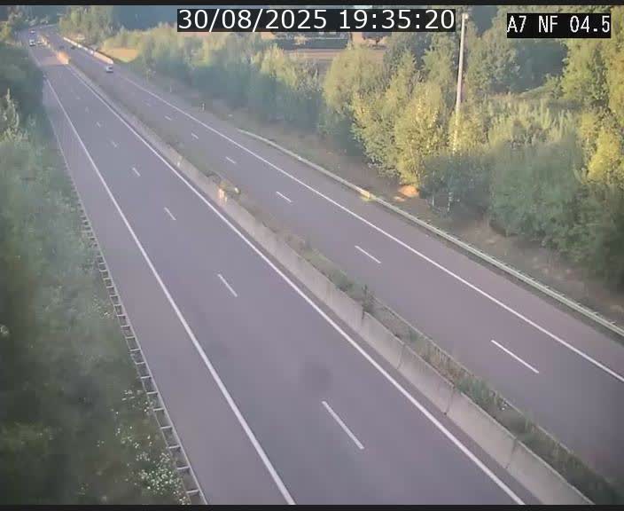 Caméra autoroute Luxembourg A7 - Passage à gibier Rëngelbour - direction Tunnel Grouft
