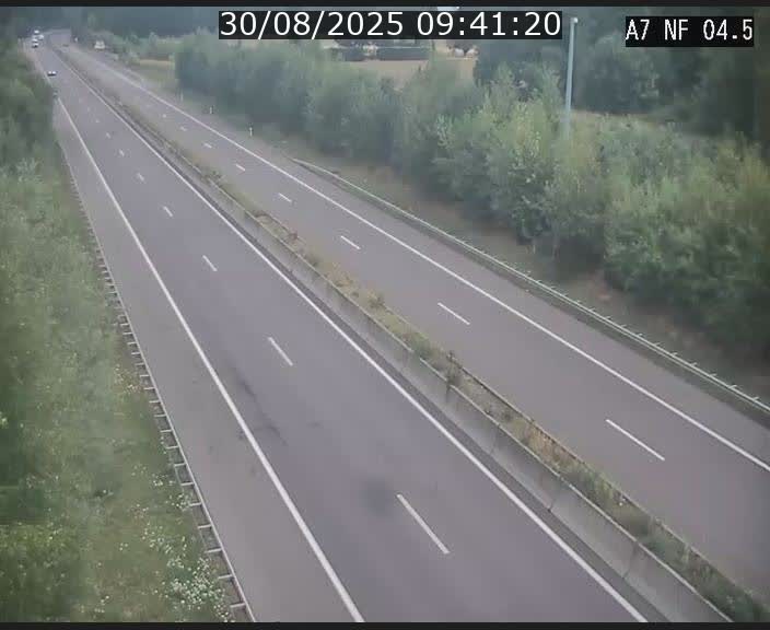 Caméra autoroute Luxembourg A7 - Passage à gibier Rëngelbour - direction Tunnel Grouft