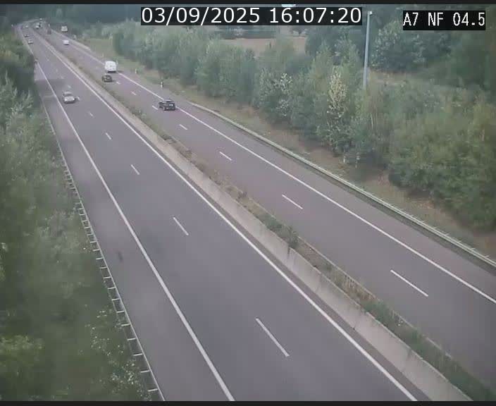 Caméra autoroute Luxembourg A7 - Passage à gibier Rëngelbour - direction Tunnel Grouft