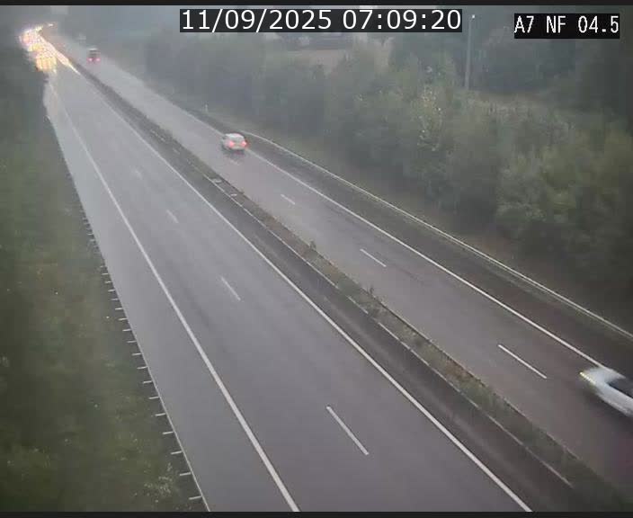 Caméra autoroute Luxembourg A7 - Passage à gibier Rëngelbour - direction Tunnel Grouft
