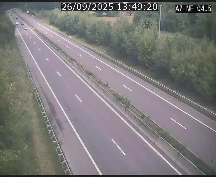 Caméra autoroute Luxembourg A7 - Passage à gibier Rëngelbour - direction Tunnel Grouft