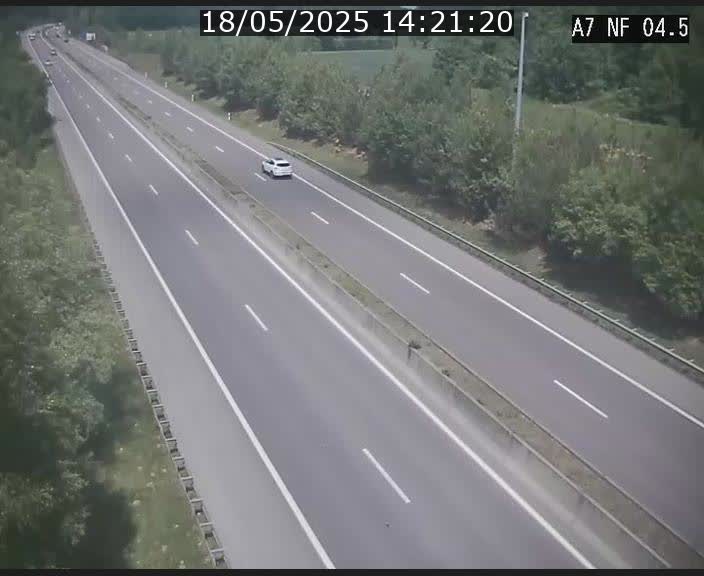 <h2>Caméra autoroute Luxembourg A7 - Passage à gibier Rëngelbour - direction Tunnel Grouft</h2>