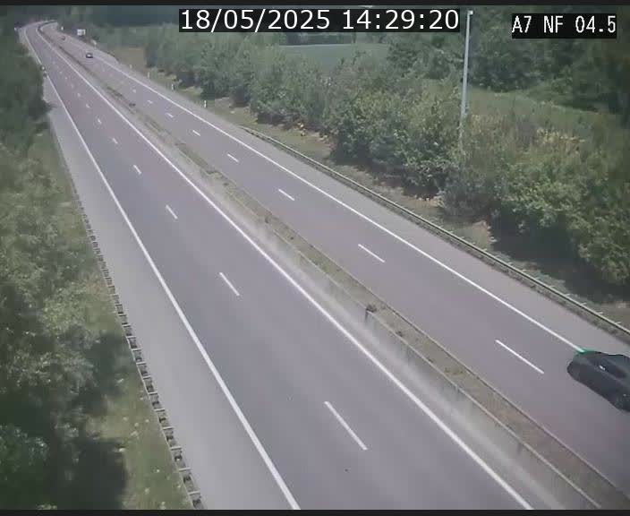 <h2>Caméra autoroute Luxembourg A7 - Passage à gibier Rëngelbour - direction Tunnel Grouft</h2>
