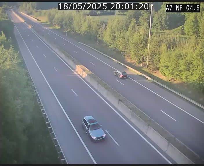 <h2>Caméra autoroute Luxembourg A7 - Passage à gibier Rëngelbour - direction Tunnel Grouft</h2>