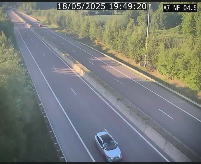 <h2>Caméra autoroute Luxembourg A7 - Passage à gibier Rëngelbour - direction Tunnel Grouft</h2>