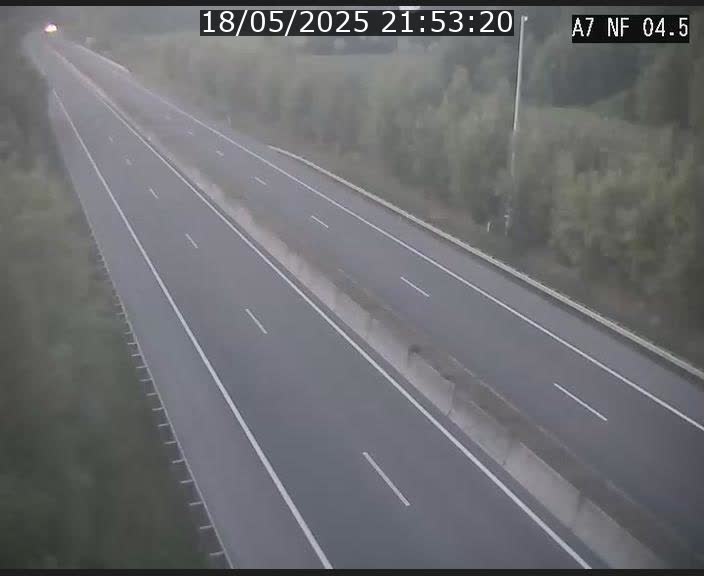 <h2>Caméra autoroute Luxembourg A7 - Passage à gibier Rëngelbour - direction Tunnel Grouft</h2>