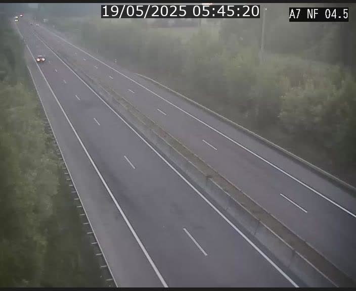<h2>Caméra autoroute Luxembourg A7 - Passage à gibier Rëngelbour - direction Tunnel Grouft</h2>