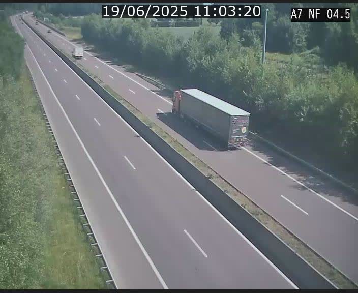 Caméra autoroute Luxembourg A7 - Passage à gibier Rëngelbour - direction Tunnel Grouft
