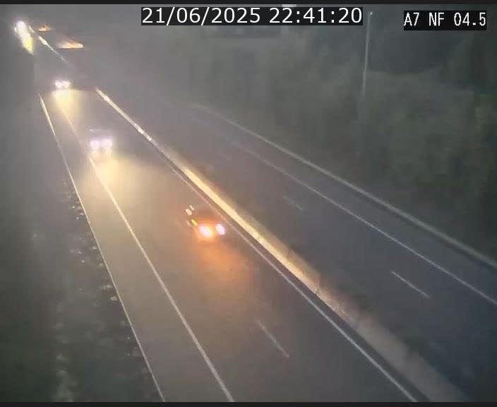 <h2>Caméra autoroute Luxembourg A7 - Passage à gibier Rëngelbour - direction Tunnel Grouft</h2>