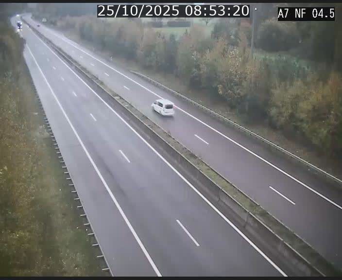 <h2>Caméra autoroute Luxembourg A7 - Passage à gibier Rëngelbour - direction Tunnel Grouft</h2>