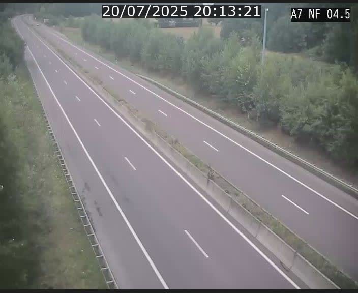 <h2>Caméra autoroute Luxembourg A7 - Passage à gibier Rëngelbour - direction Tunnel Grouft</h2>