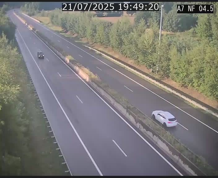 <h2>Caméra autoroute Luxembourg A7 - Passage à gibier Rëngelbour - direction Tunnel Grouft</h2>