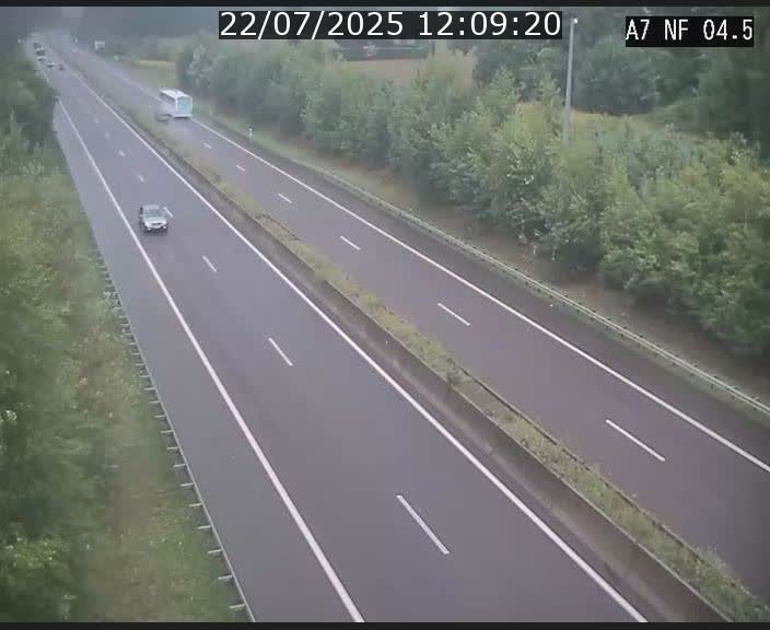 <h2>Caméra autoroute Luxembourg A7 - Passage à gibier Rëngelbour - direction Tunnel Grouft</h2>