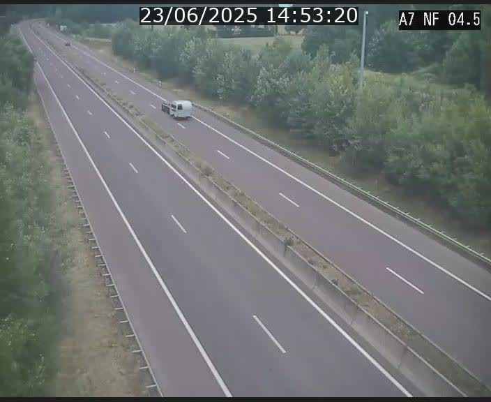 <h2>Caméra autoroute Luxembourg A7 - Passage à gibier Rëngelbour - direction Tunnel Grouft</h2>