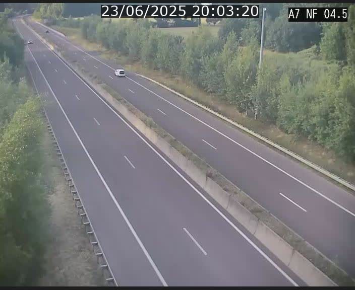 <h2>Caméra autoroute Luxembourg A7 - Passage à gibier Rëngelbour - direction Tunnel Grouft</h2>