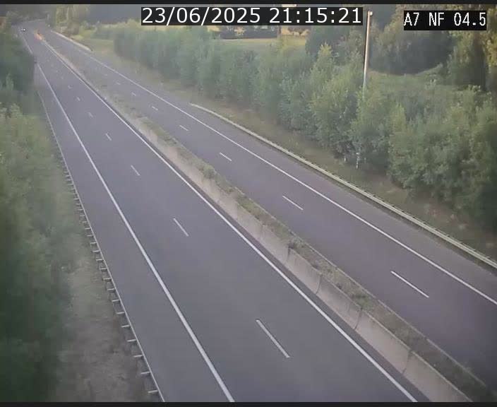 <h2>Caméra autoroute Luxembourg A7 - Passage à gibier Rëngelbour - direction Tunnel Grouft</h2>