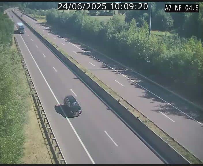 <h2>Caméra autoroute Luxembourg A7 - Passage à gibier Rëngelbour - direction Tunnel Grouft</h2>