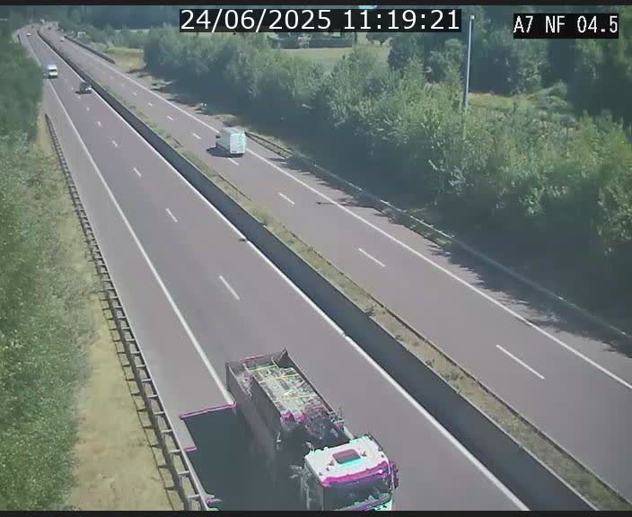 <h2>Caméra autoroute Luxembourg A7 - Passage à gibier Rëngelbour - direction Tunnel Grouft</h2>