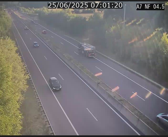<h2>Caméra autoroute Luxembourg A7 - Passage à gibier Rëngelbour - direction Tunnel Grouft</h2>