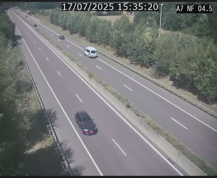 <h2>Caméra autoroute Luxembourg A7 - Passage à gibier Rëngelbour - direction Tunnel Grouft</h2>